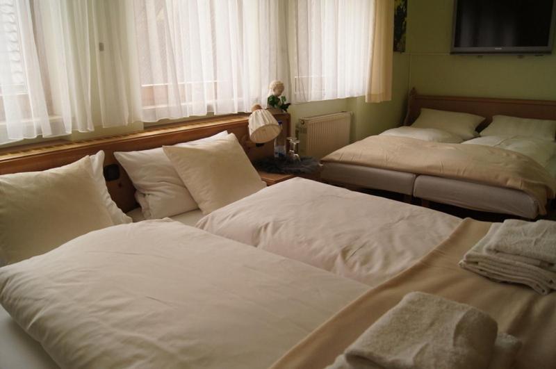 Krone Das Hotel Tauberrettersheim Oda fotoğraf